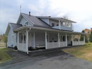 OMAKOTITALO 4h+k+khh+s=174 m²